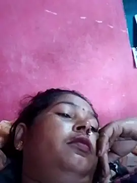 HotRavitapal live cam on StripChat
