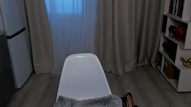 Almaz-Fire-Fox-One live cam on StripChat