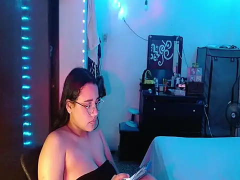 bonyxx live cam on StripChat