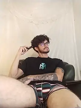 Loggan_donnelly live cam on StripChat