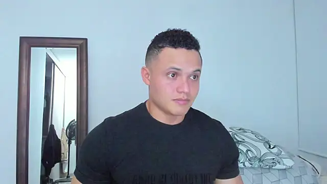 KingLevi01 live cam on StripChat