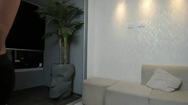 Thiago_moretti live cam on StripChat