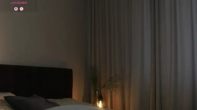 LettySlovacek live cam on StripChat