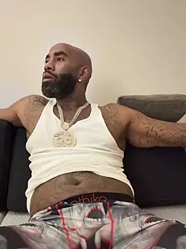 QHefner52 live cam on StripChat