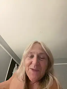 blondnboujee53
