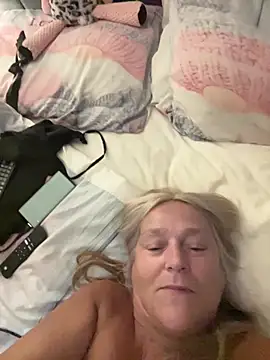 Blondnboujee53