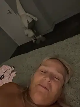 Blondnboujee53