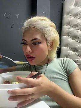 Eva_Feller69 live cam on StripChat