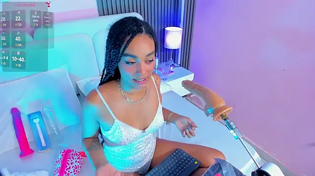 Clawdeen__wolf webcam