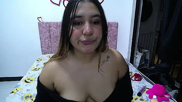 AndreaSwweettt live cam on StripChat