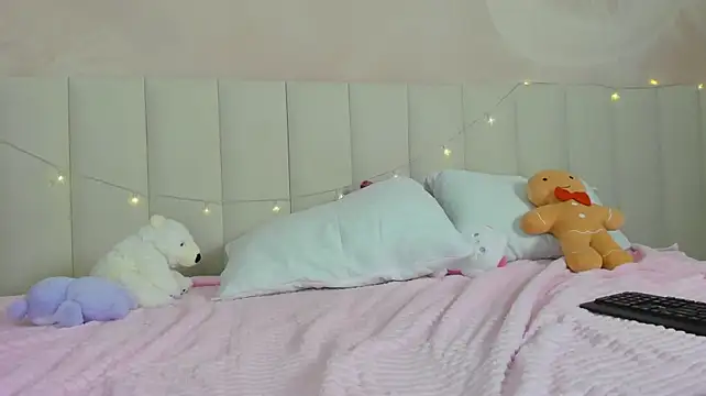 AdeleSilvy live cam on StripChat