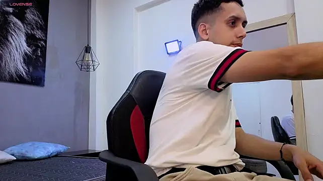 Zack_isback live cam on StripChat