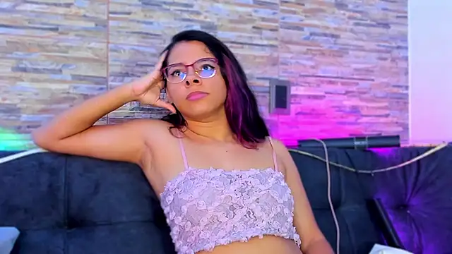 nath_redrex small breasted webcam model