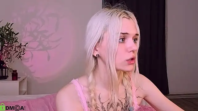 Mimi_angels pierced webcam show
