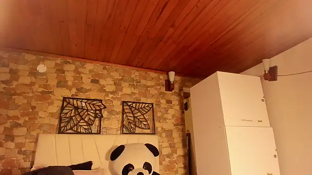Khaiimy live cam on StripChat