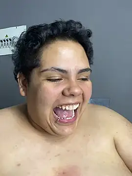 Hailey_Curvy live cam on StripChat