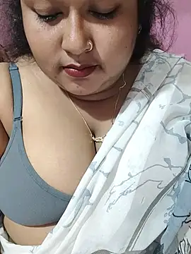 hotbhabhi011 live cam on StripChat