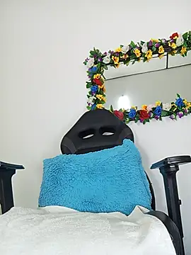Elektra_bigcock live cam on StripChat