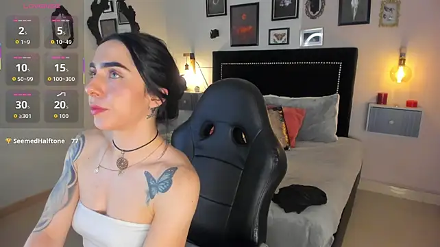 Luna_tagliaferri live cam on StripChat