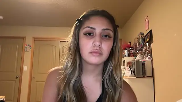 Badbihdani18 live cam on StripChat