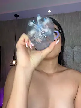 MariamNur_ live cam on StripChat