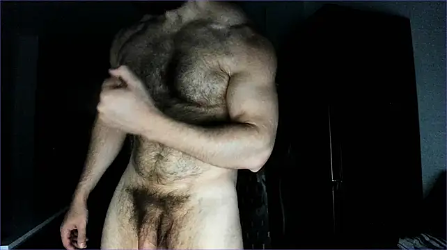 Hugealphabeast live cam on StripChat