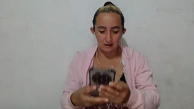 DeepAnal07 live cam on StripChat