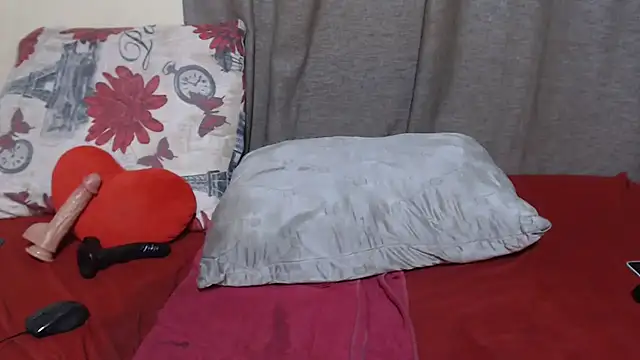 ScarlettNoire webcam