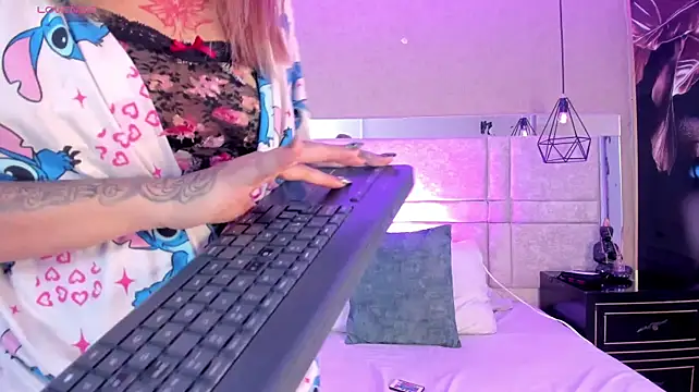 SamaanthaMiller webcam