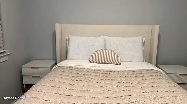 AlyssaDodge webcam
