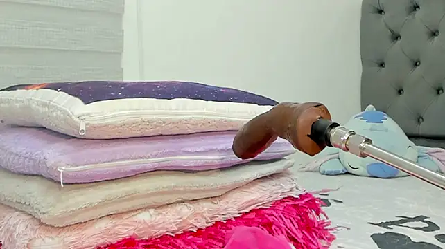 Elizabeth_18_ webcam