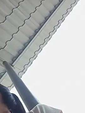 Hily_wet live cam on StripChat