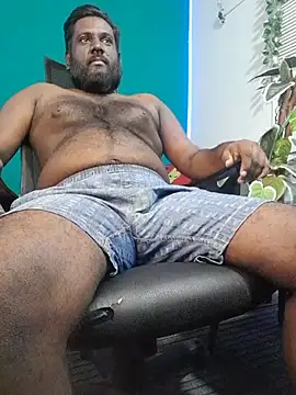 rayansmith_ (M young) - Rub my bulge & spit on cock