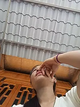 Hily_wet live cam on StripChat