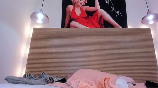 Mahyolen live cam on StripChat