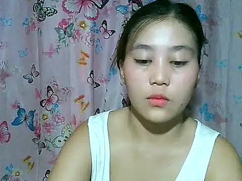 SexyAsianPussy4u live cam on StripChat
