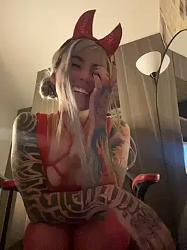 i_am_nina_ live cam on StripChat