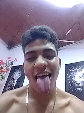 NikoHot_anatole live cam on StripChat