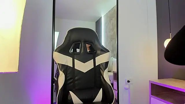 alysson_moon_ webcam