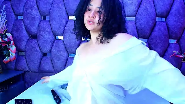 AlaSmith live cam on StripChat