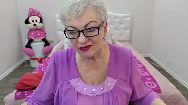 KayleSmoll live cam on StripChat
