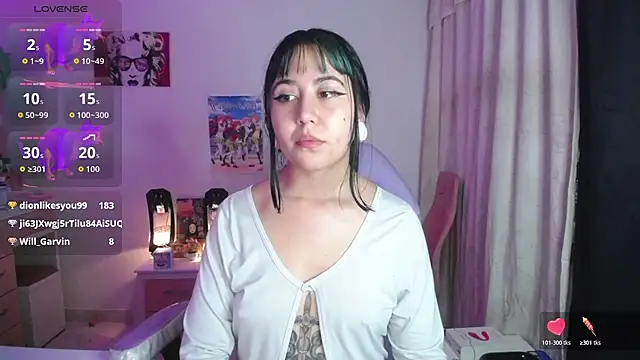 iris_sky live cam on StripChat
