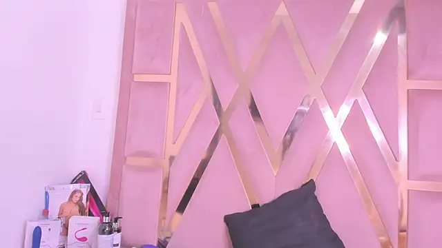 samantaasm live cam on StripChat