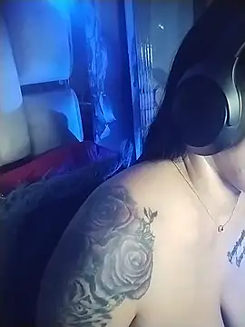chelaqueen_ live cam on StripChat