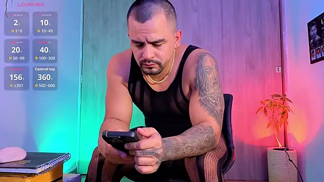 riky_11 live cam on StripChat
