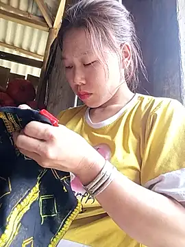 Ngocmi909 live cam on StripChat