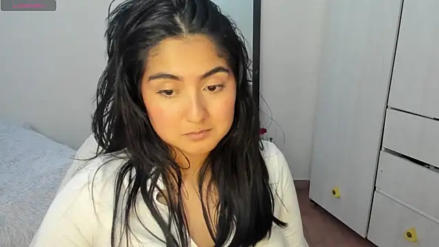 zakura_ania live cam on StripChat
