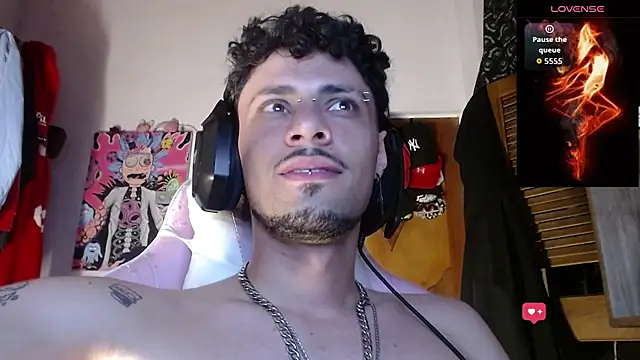 Apolo_S live cam on StripChat