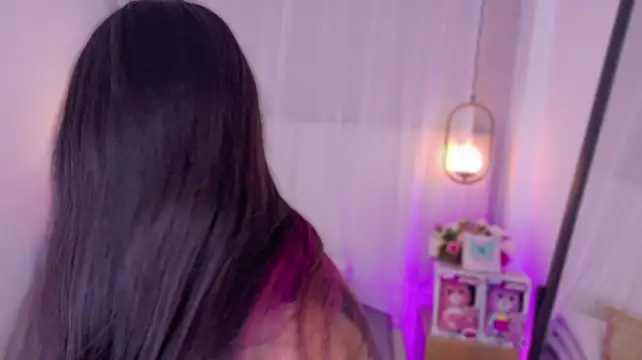emily_bank live cam on StripChat