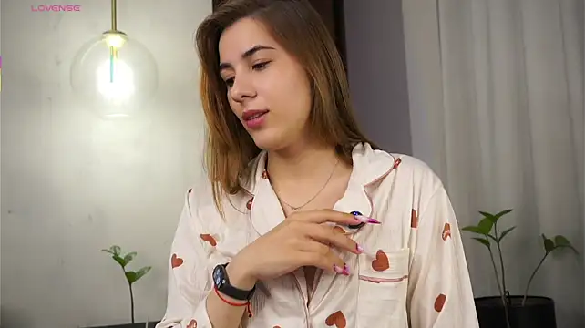 QueenieGitt live cam on StripChat